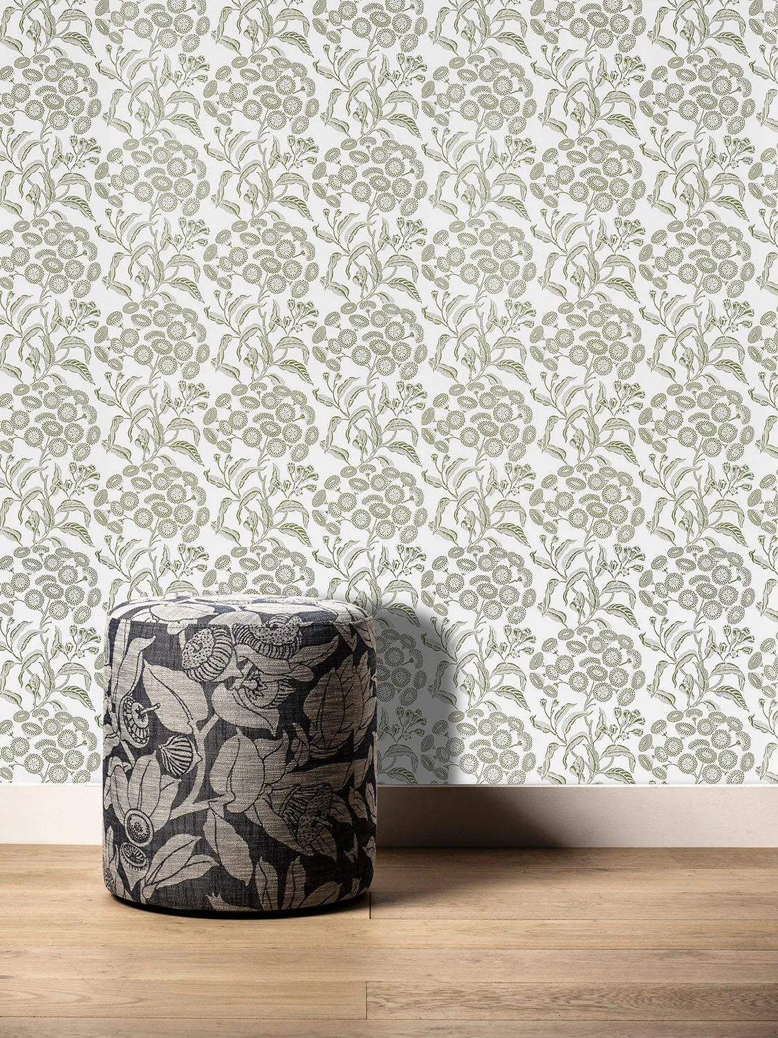 Angophora Green/White Wallpaper