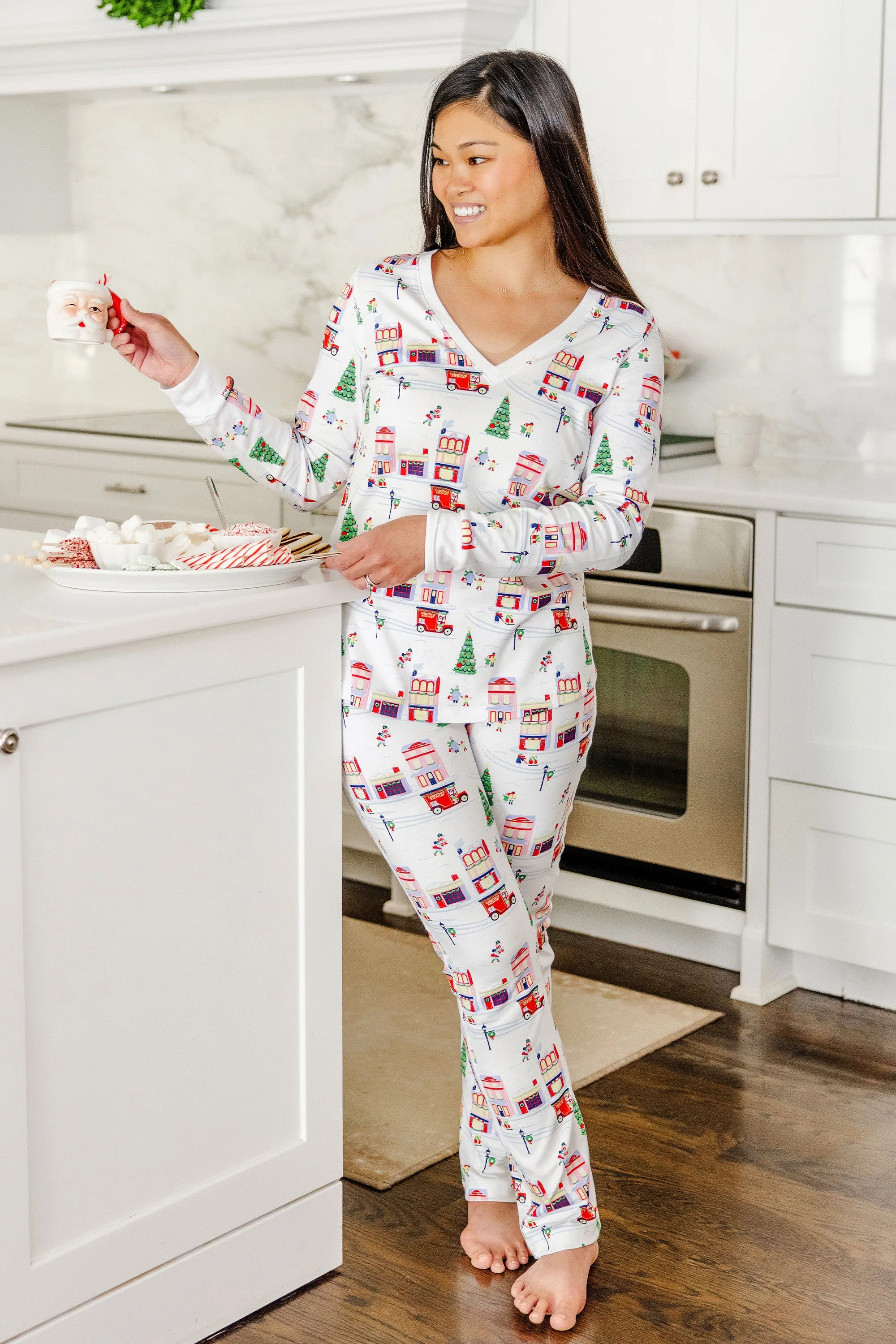 Coastal Living Lounge Set (Women's) - Merry Little Main Street with Worth Avenue White
