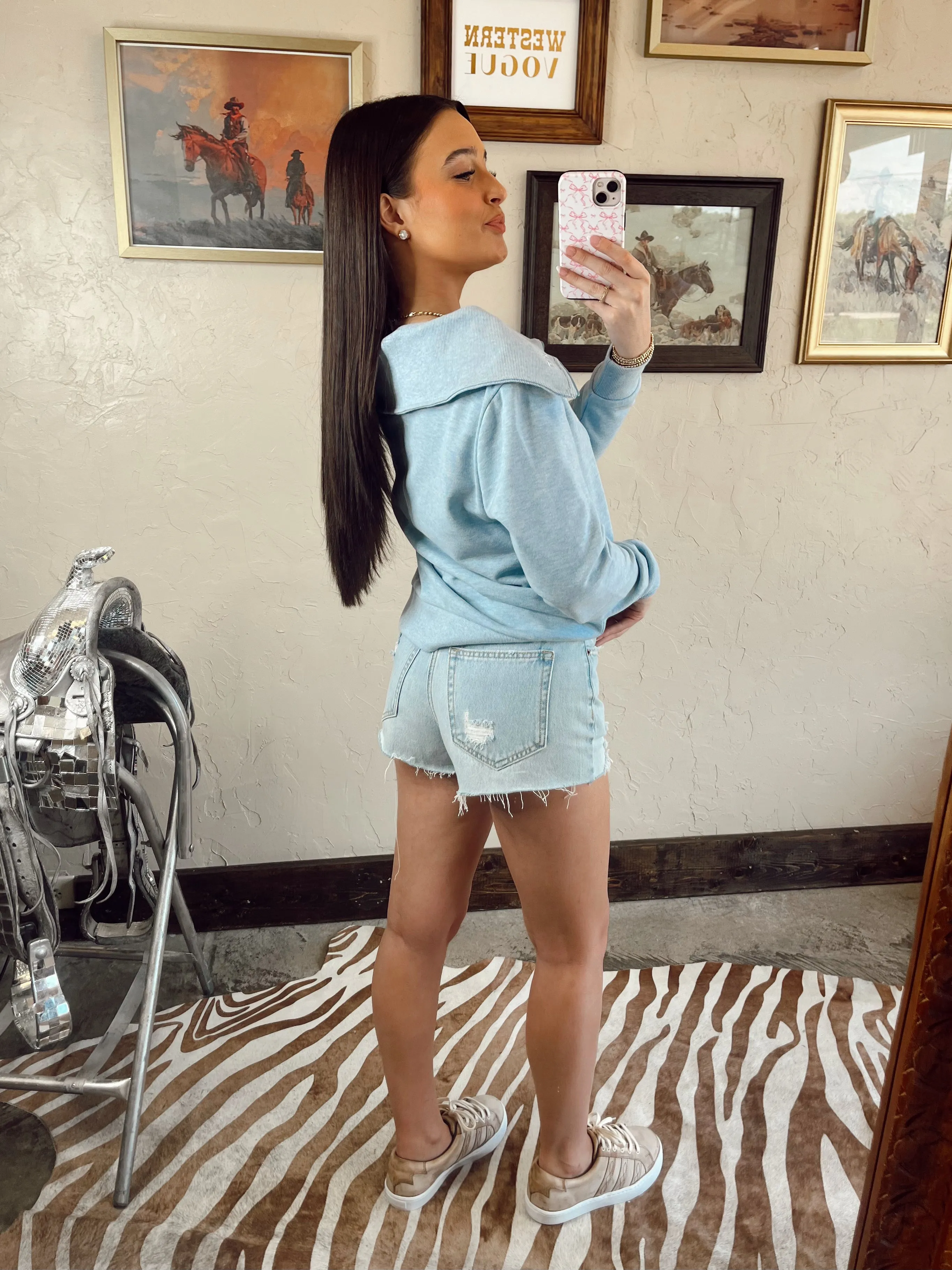 The Ariat Heather Glacier Lake Fern Sweatshirt